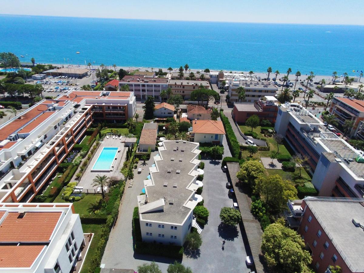 Hotel L'Etape Villeneuve-Loubet Exteriör bild
